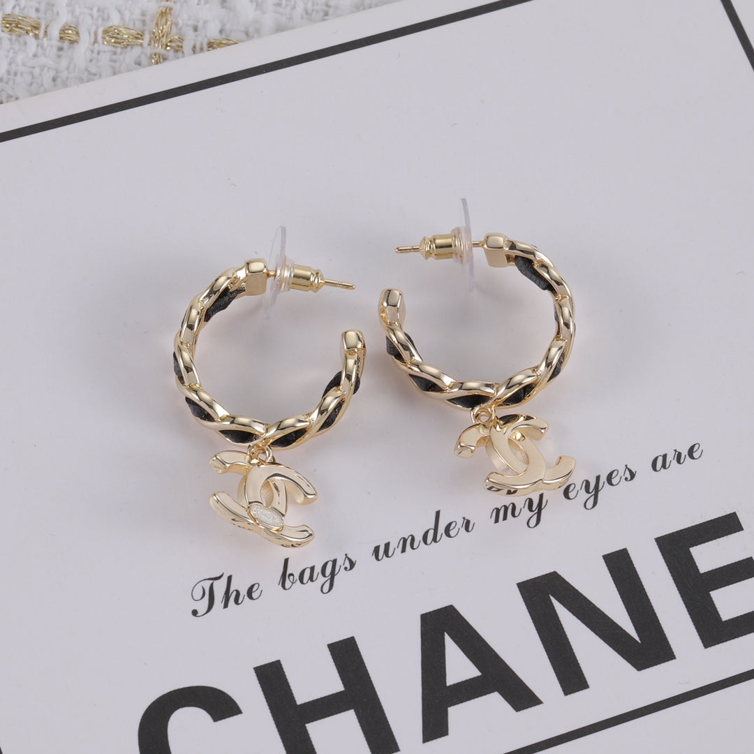 14C687EDE Stylish  Earrings