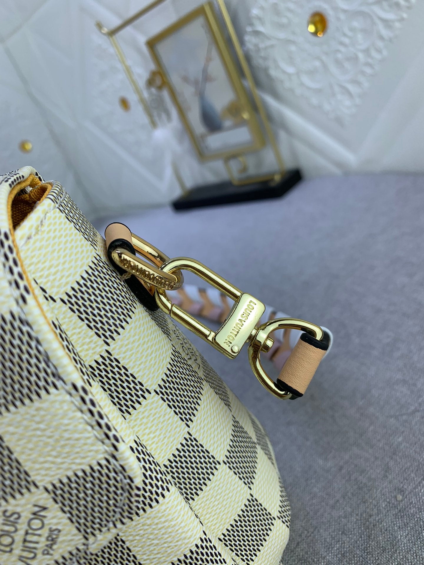 2XE124BDE Stylish leather bag 