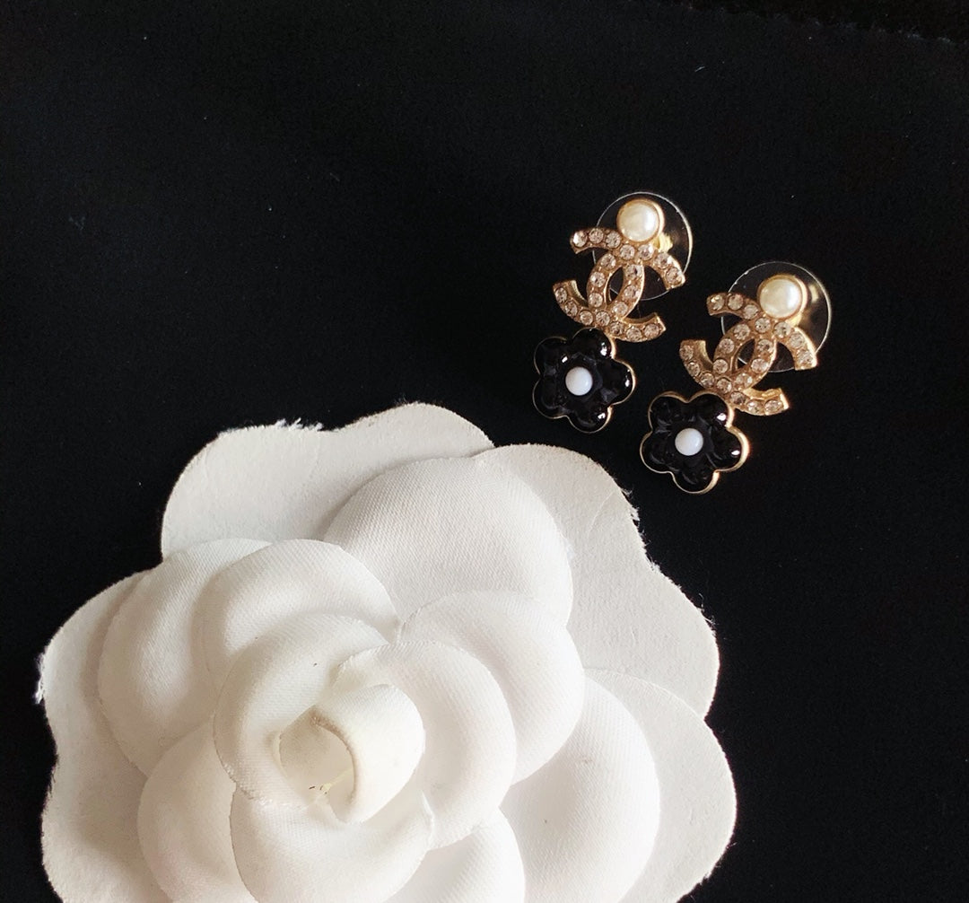1YC168EDE Stylish Earrings