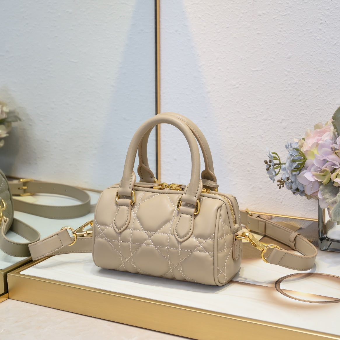 2WD32BDE Stylish leather bag