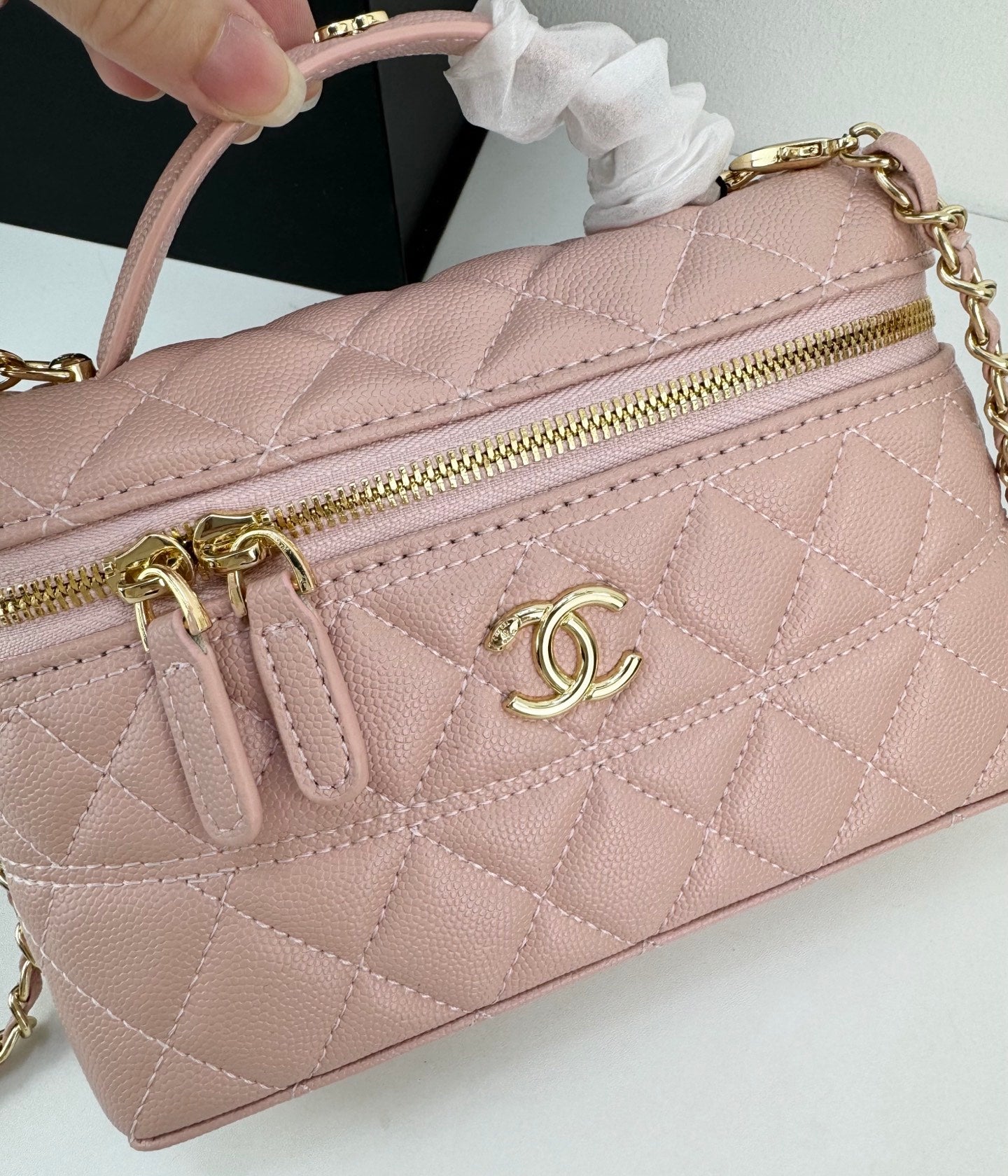 155QC3BDE Stylish leather caviar bag