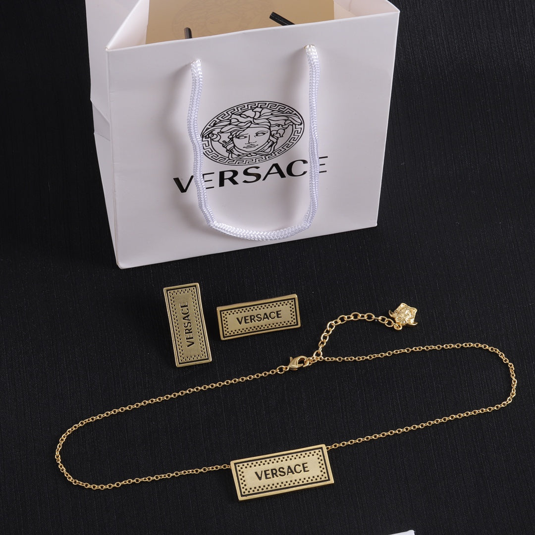 14V319XDE Stylish  Earrings Necklaces