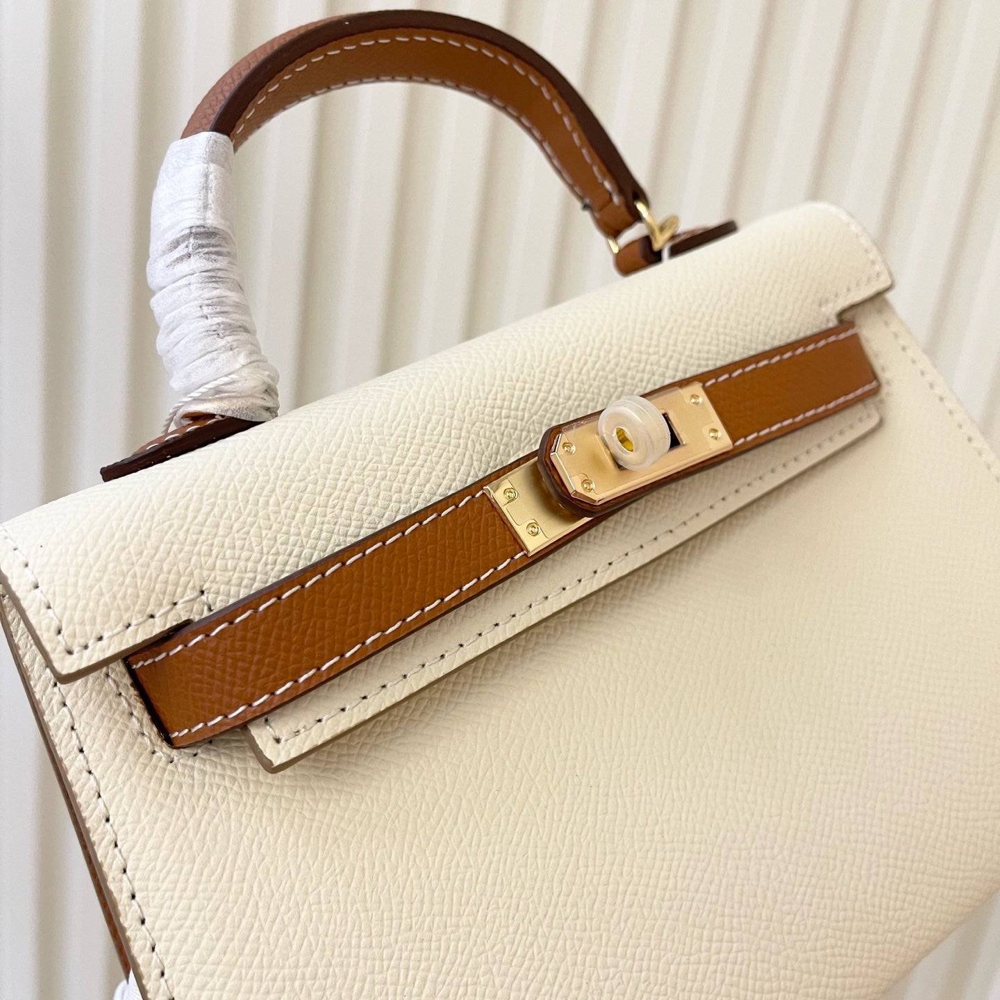 2WH25BDE Stylish leather bag