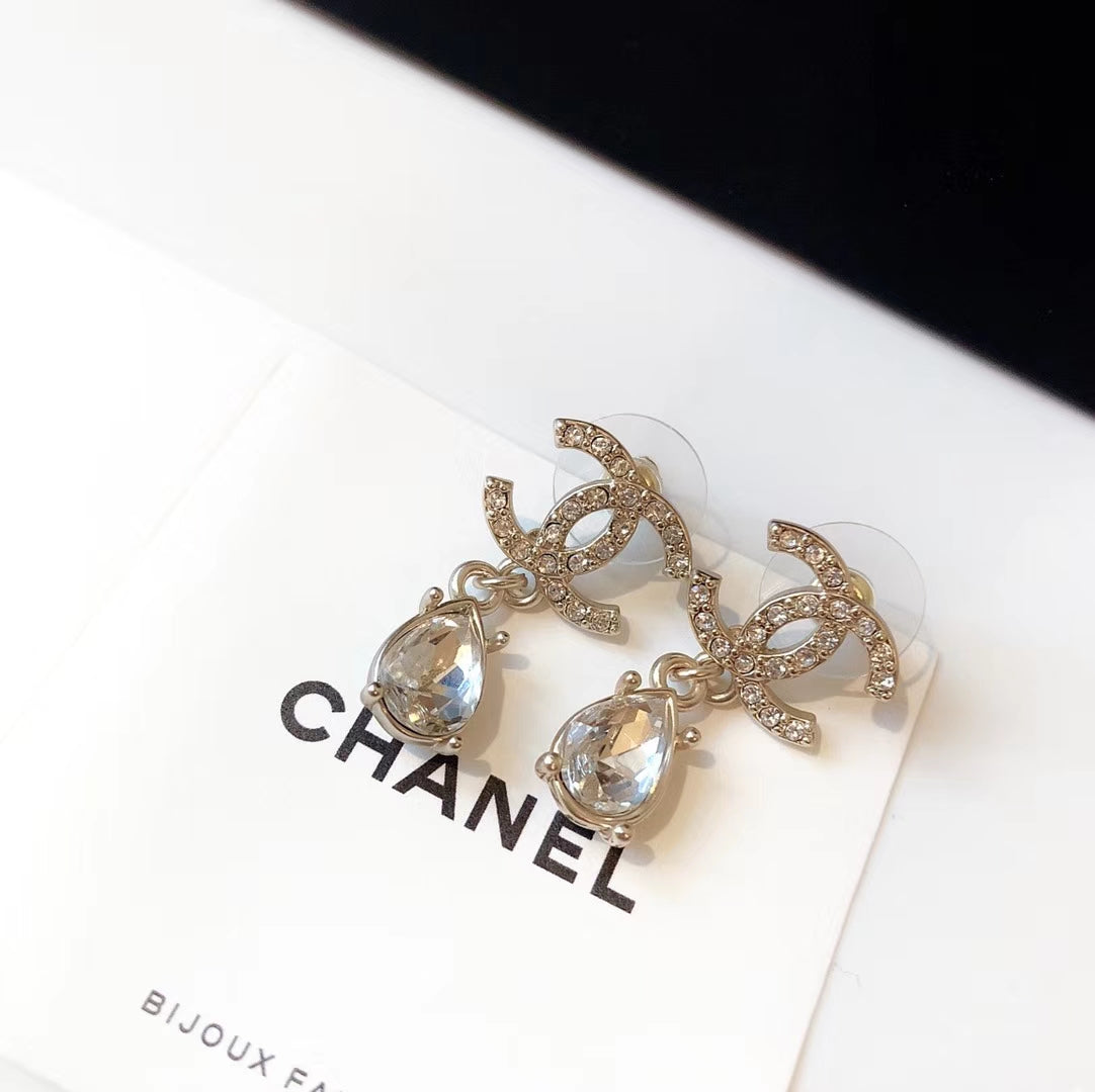 14C241EDE Stylish Earrings