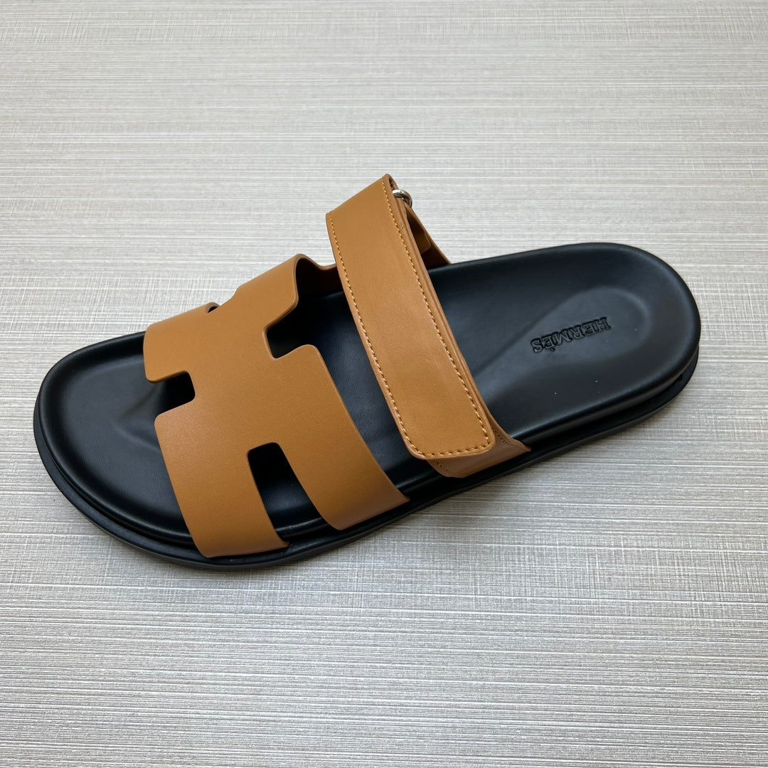 54H1ZDE Stylish slippers