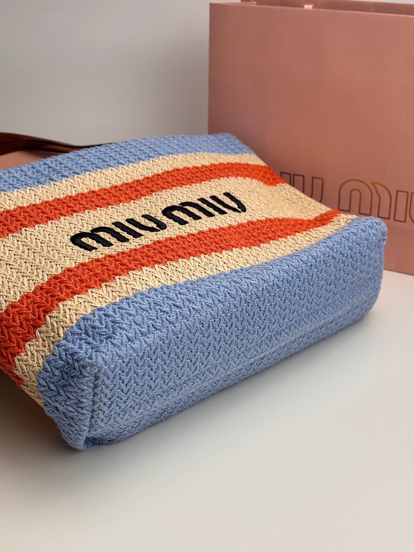 1XA78BDE Stylish Woven Bag