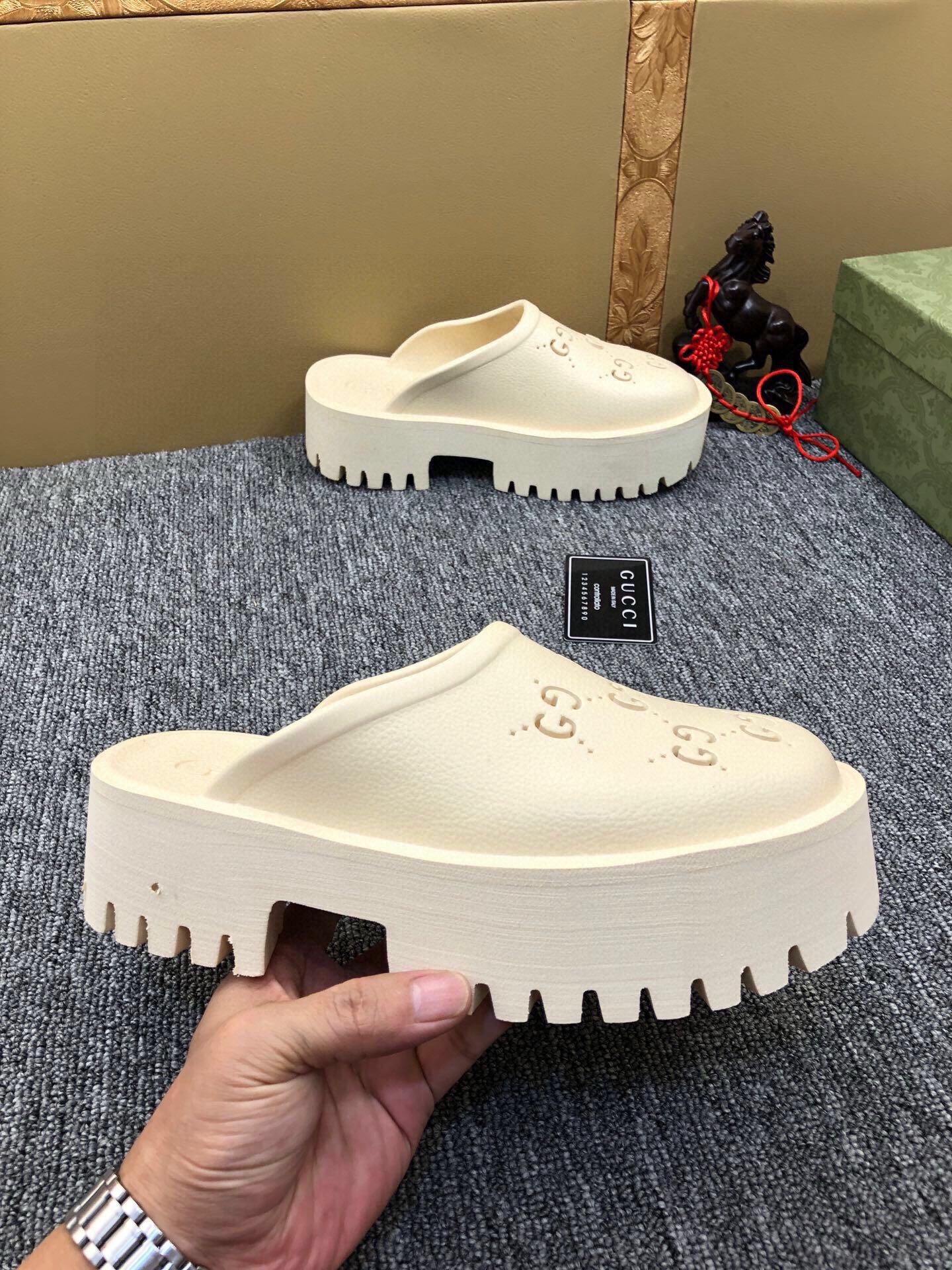 54B27ZDE Stylish Platform sole