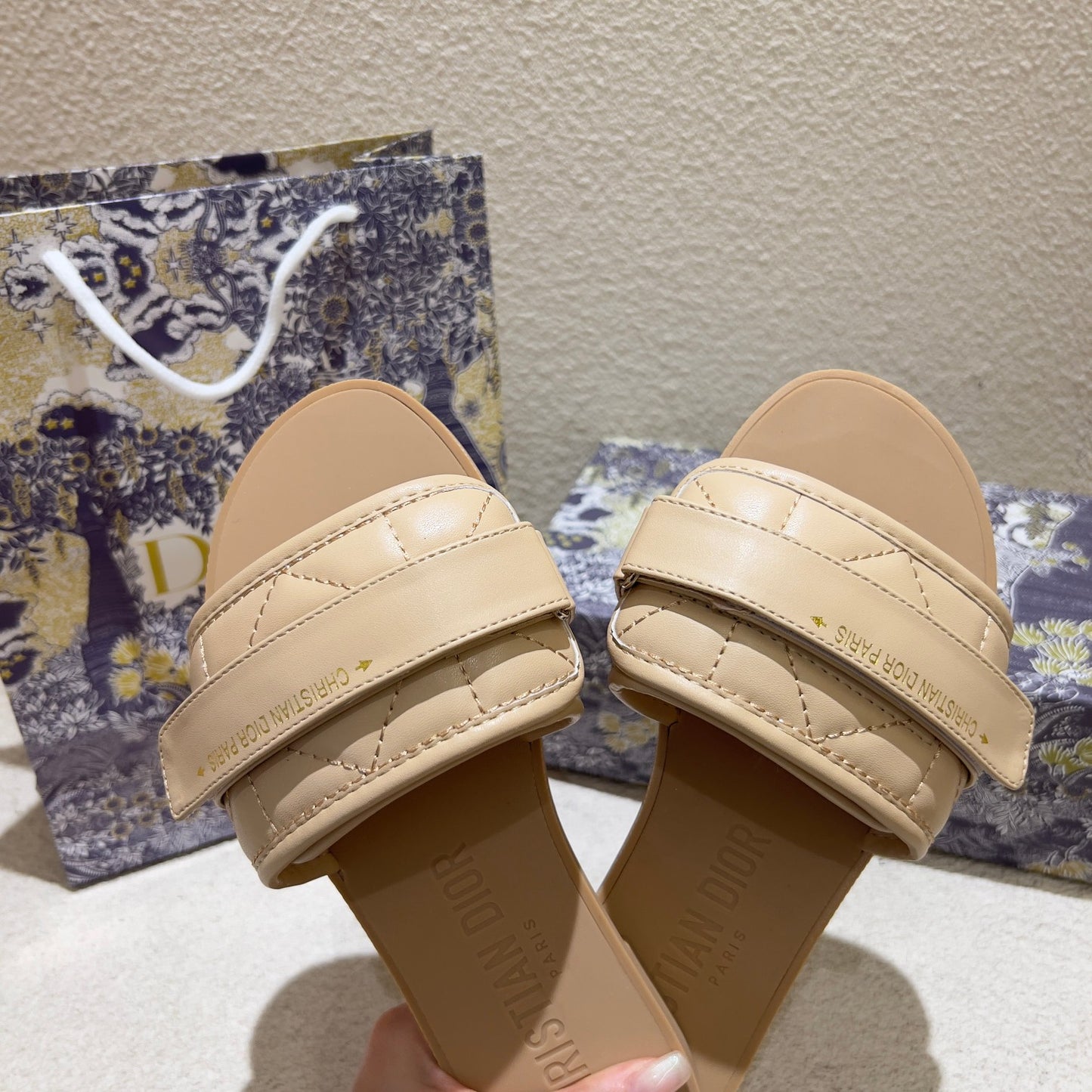 14D79ZDE Stylish Slippers