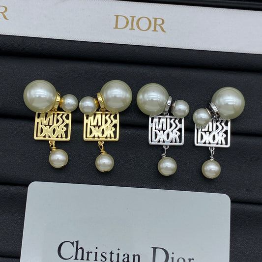14D1068EDE Stylish Earrings