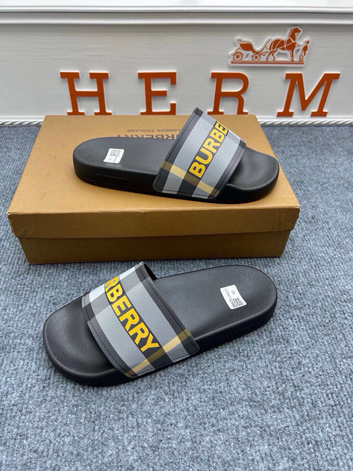 535ZR252ZDE Stylish Slippers