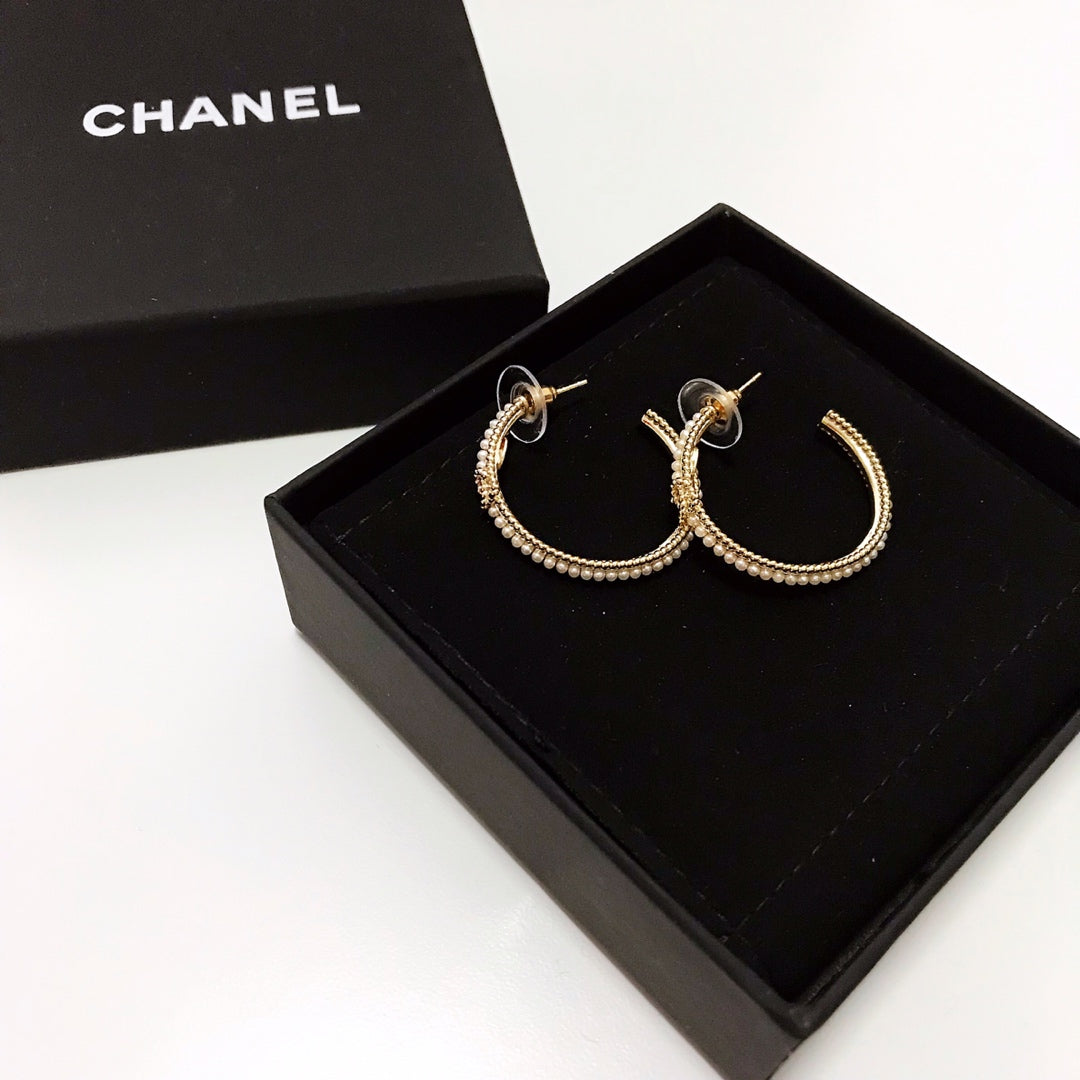 14C95EDE Stylish Earrings