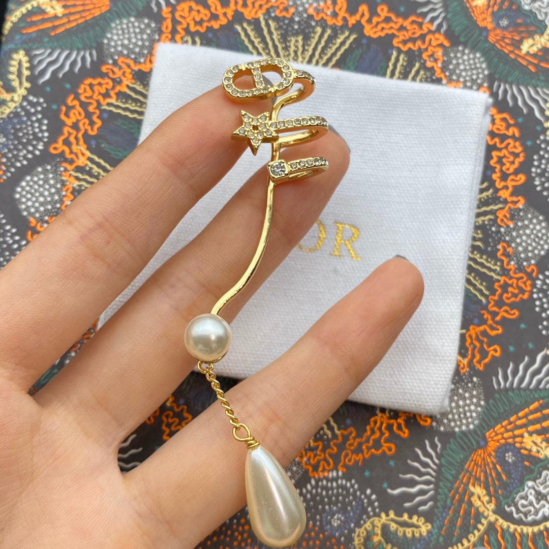 1YD426EDE Stylish Earrings