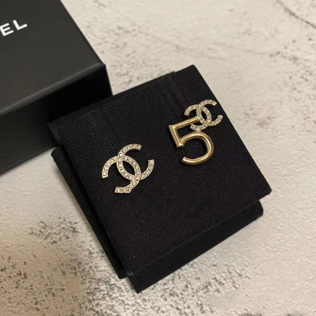 1YC167EDE Stylish Earrings