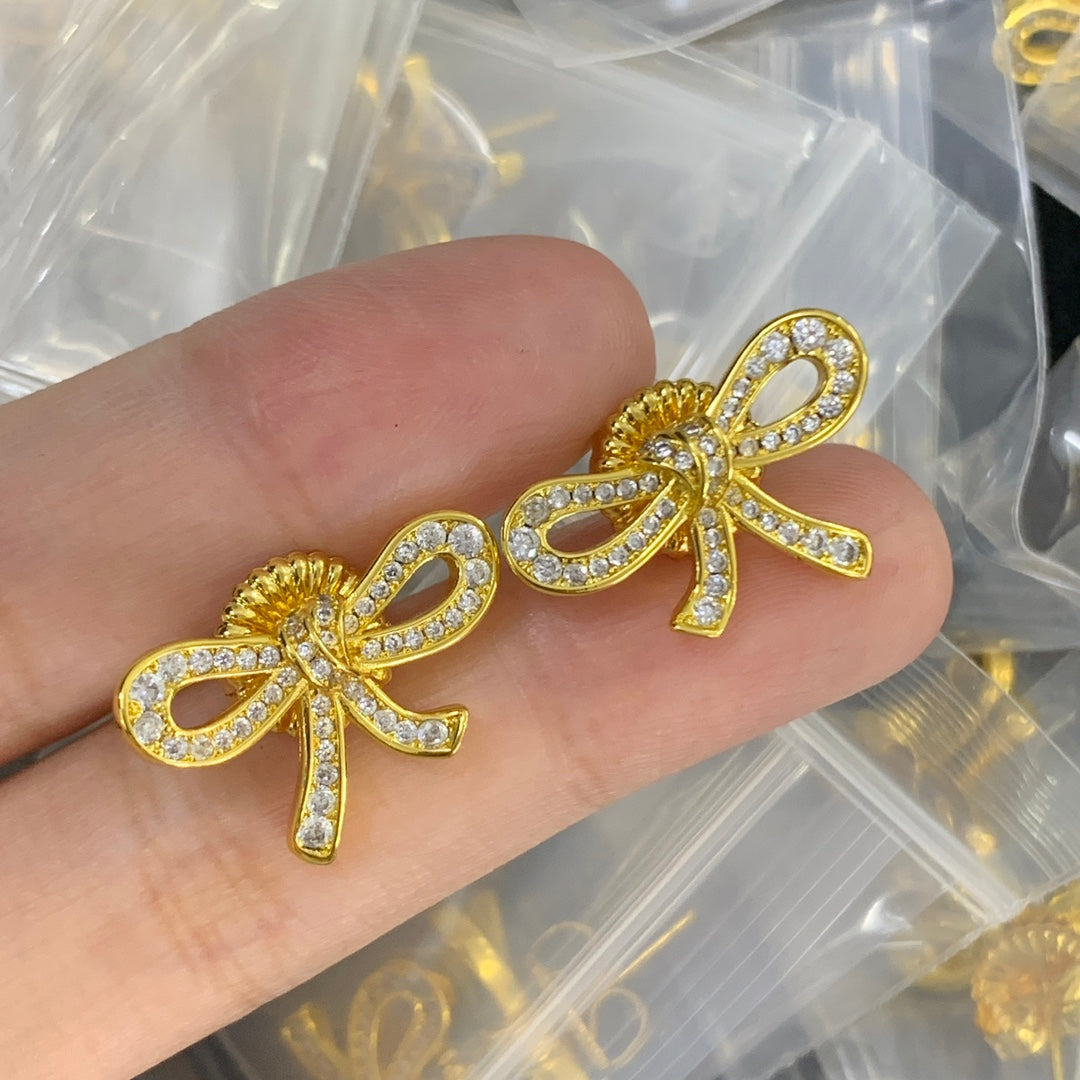 84A29EDE Stylish Earrings