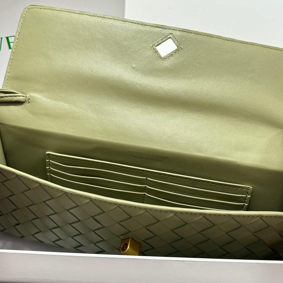 1XA380BDE Stylish leather bag 