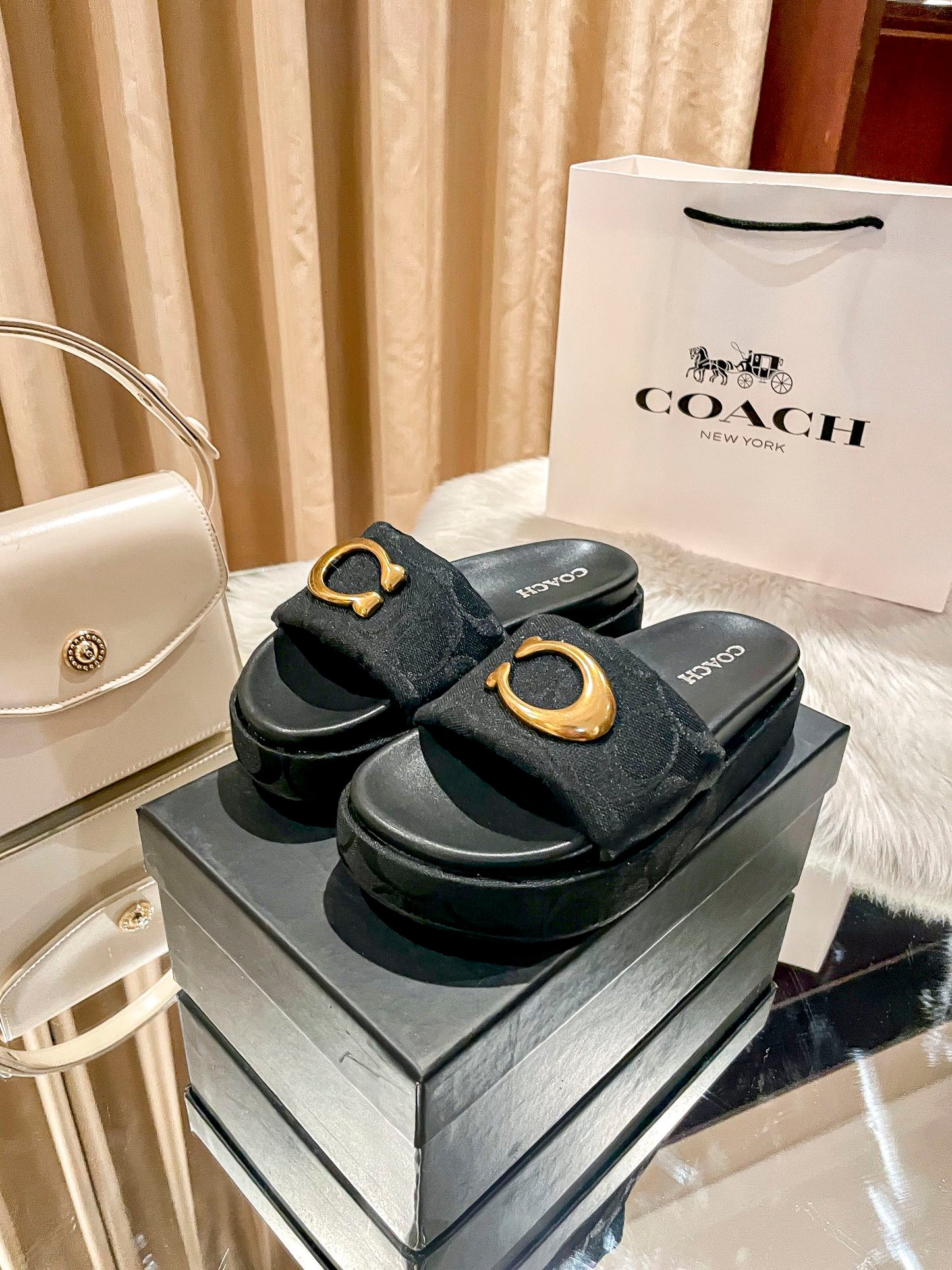 14A173ZDE Stylish Slippers