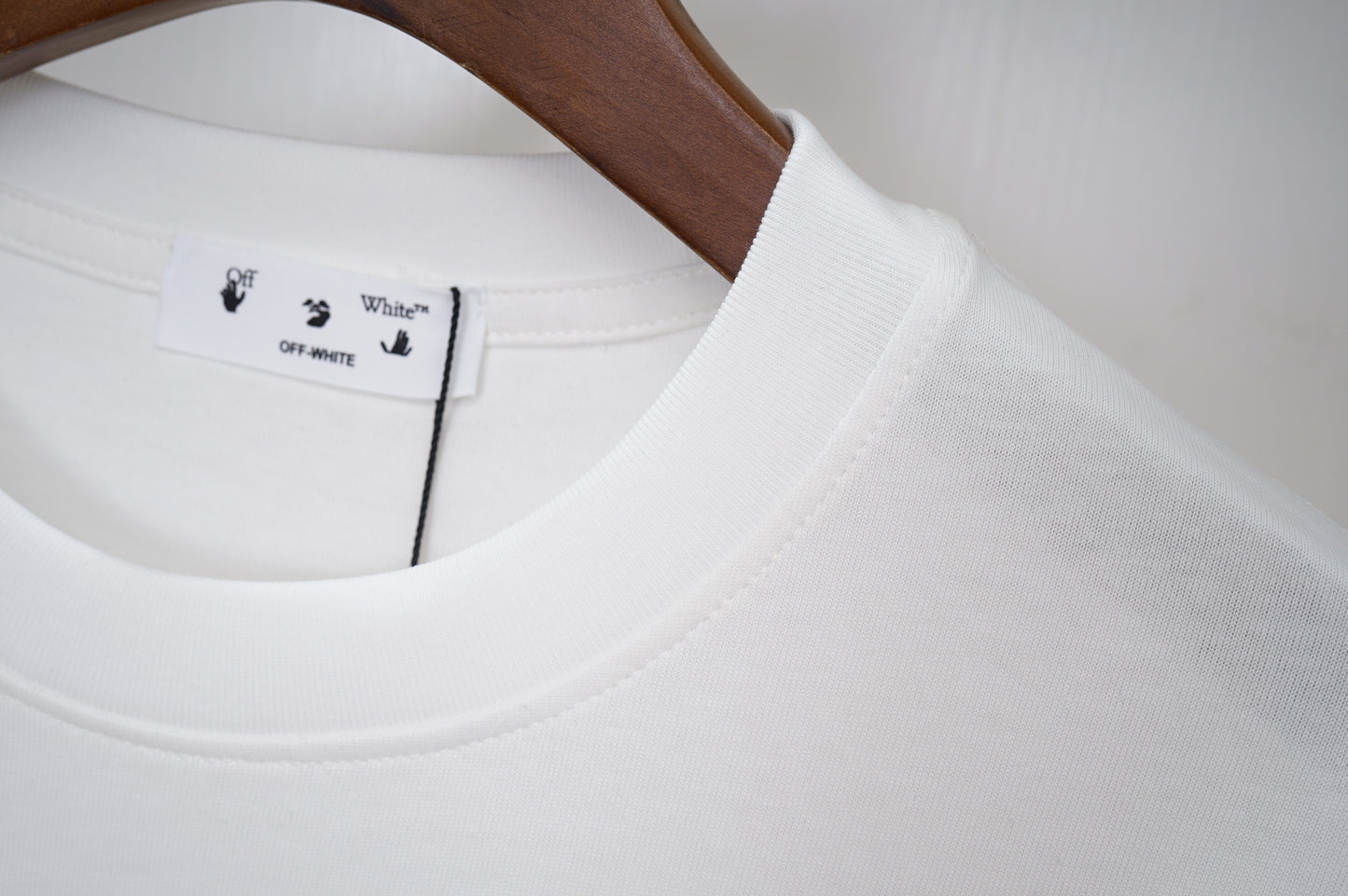 145RA211UDE Stylish T-shirt