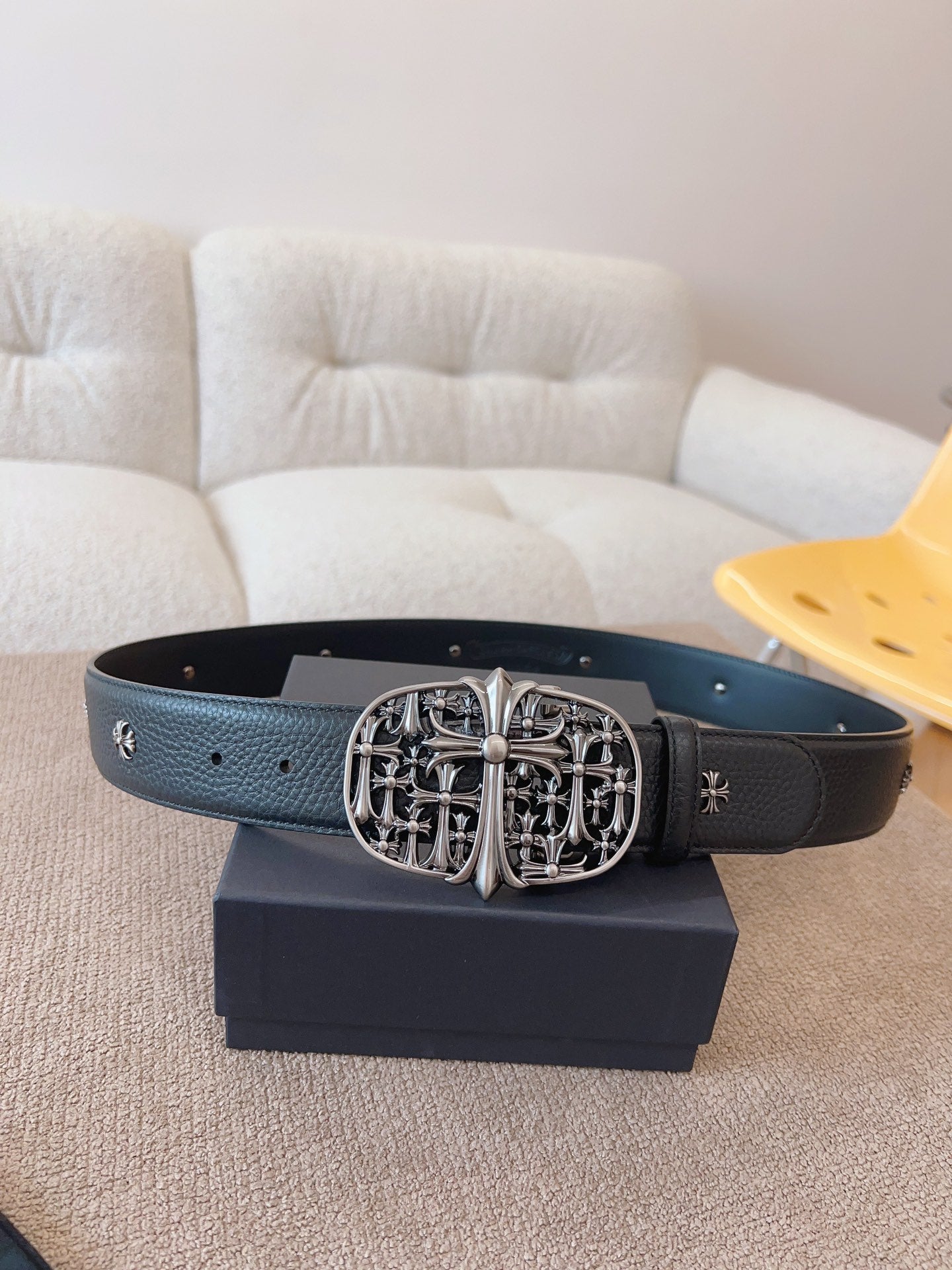 255RA15PDE Stylish  High quality belt With full package