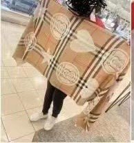 175RR8WDE Stylish Winter Scarves