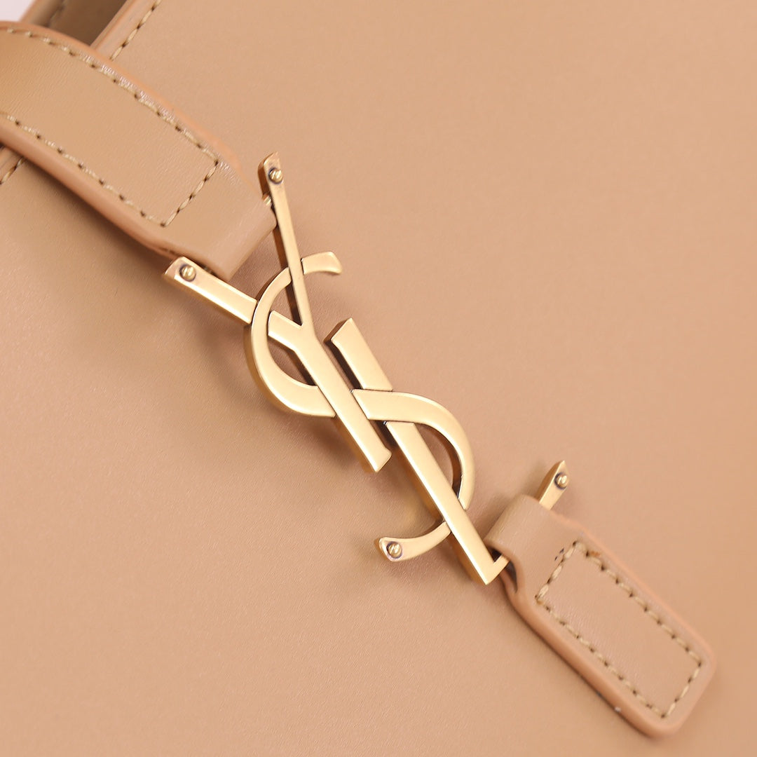 4XSL29BDE Stylish leather bag 