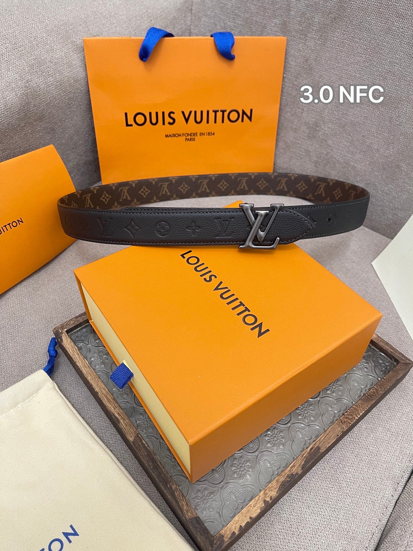 255RE10PDE Stylish  High quality belt With full package