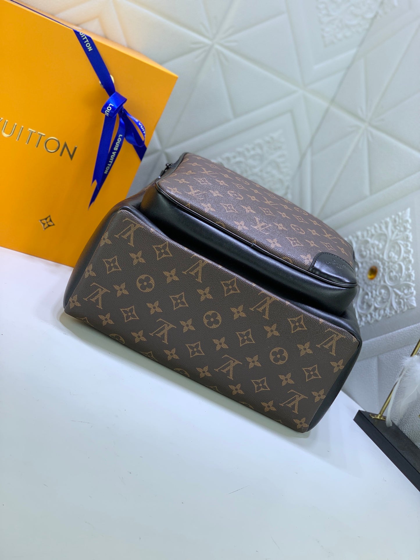 2XE346BDE Stylish leather bag 