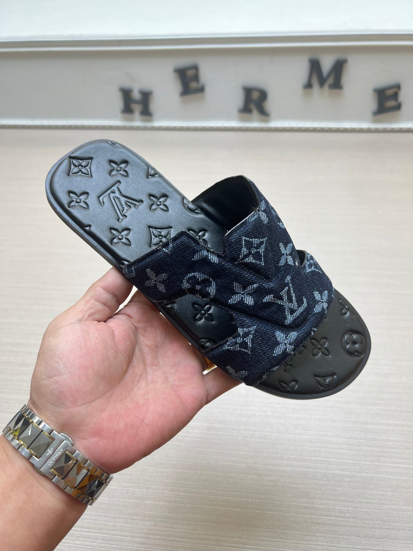 54E28ZDE Stylish slippers