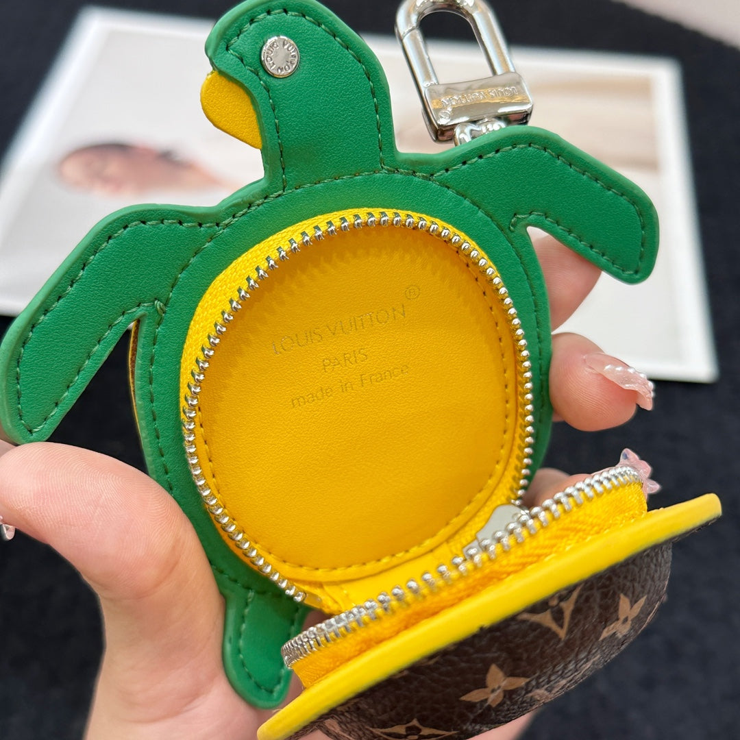 14E25ADE Stylish key closure
