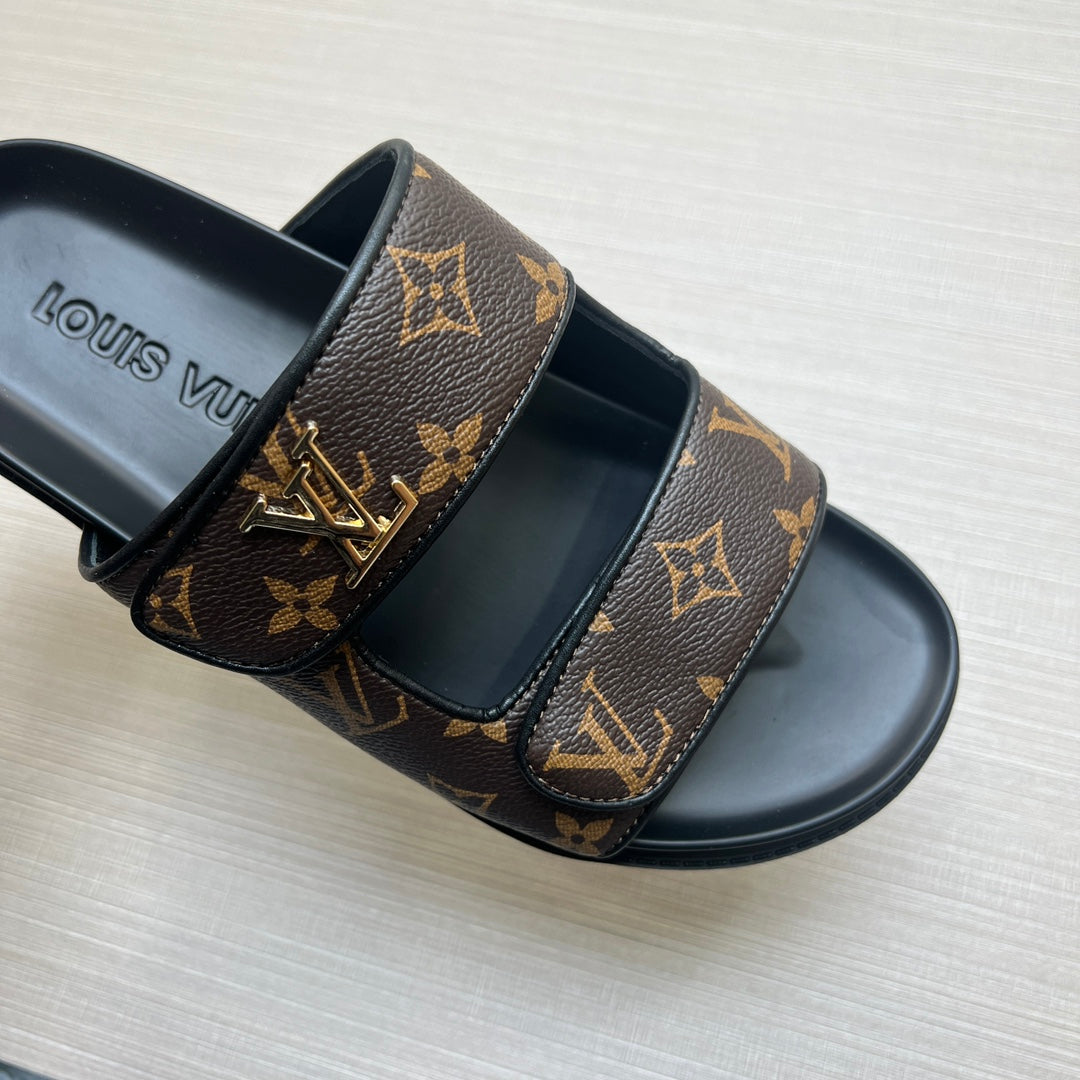 54E11ZDE Stylish slippers