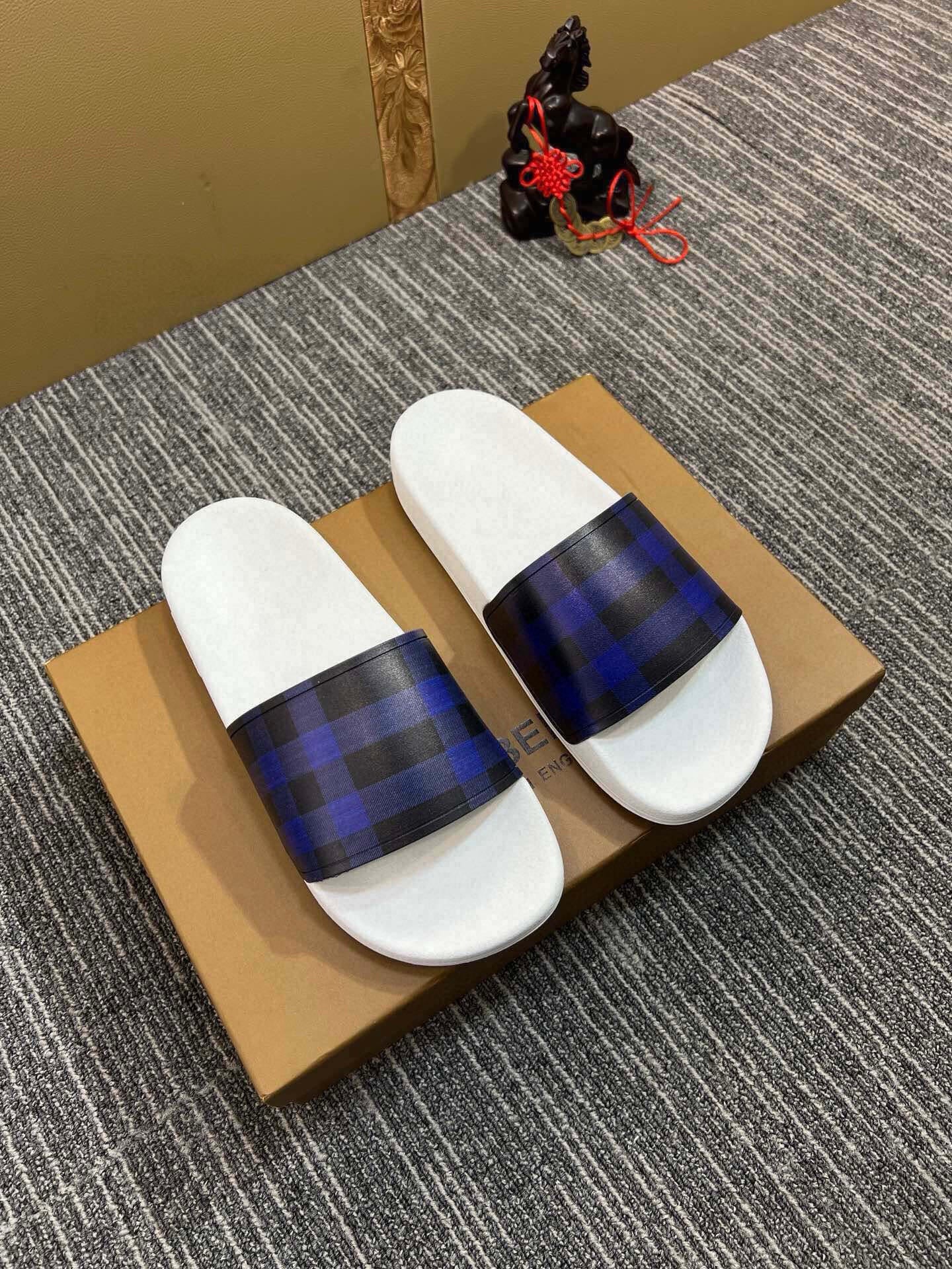 535ZR262ZDE Stylish Slippers