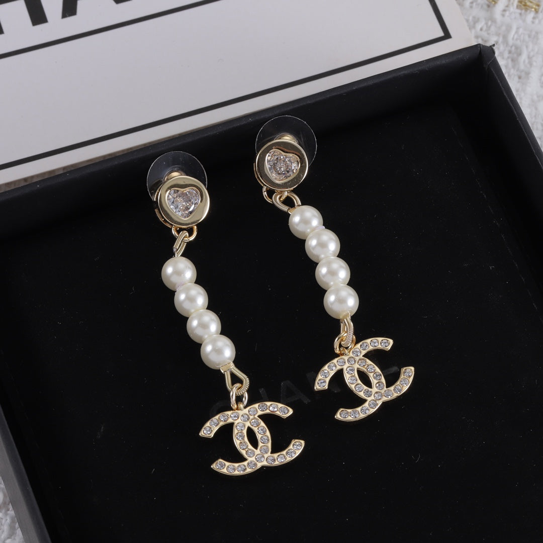 14C688EDE Stylish  Earrings