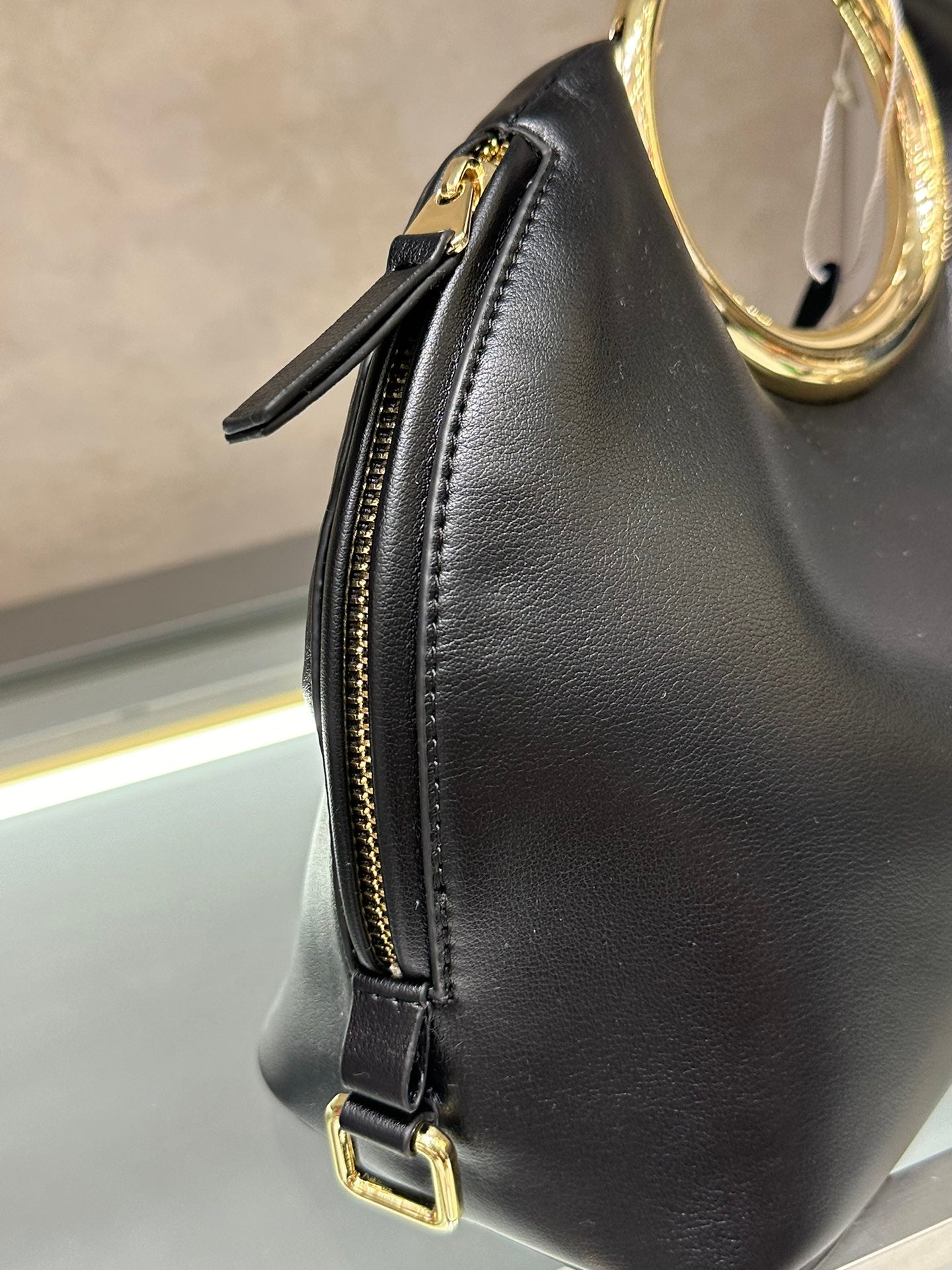 155NA12BDE Stylish leather bag