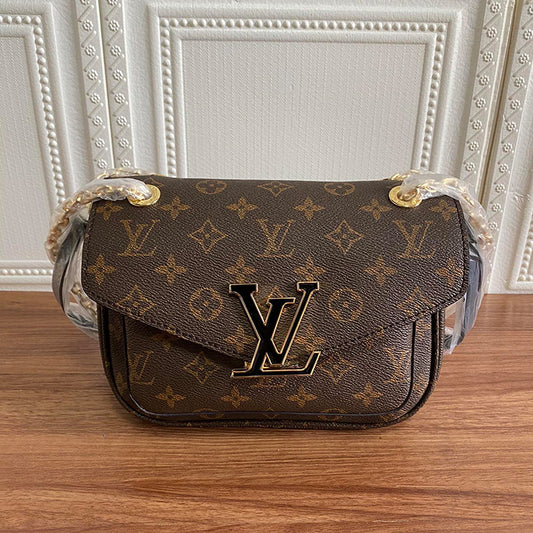 1E55BDE Stylish leather bag 