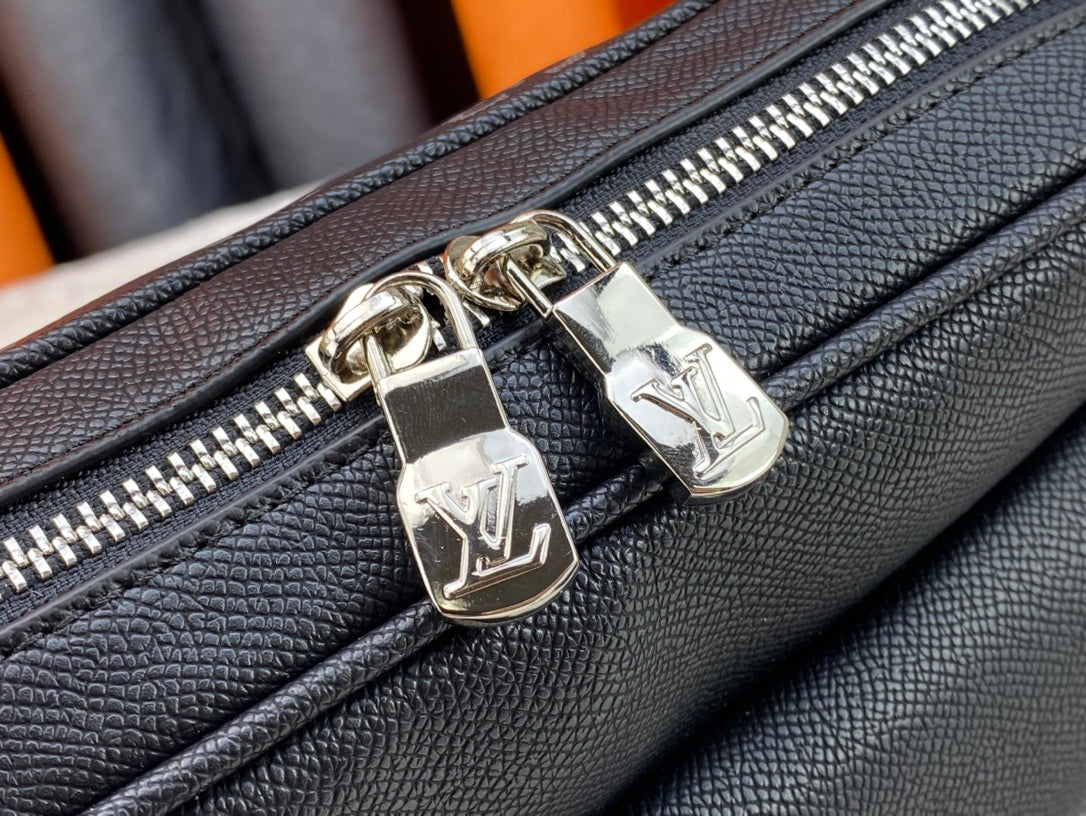 2XE261BDE Stylish leather bag 