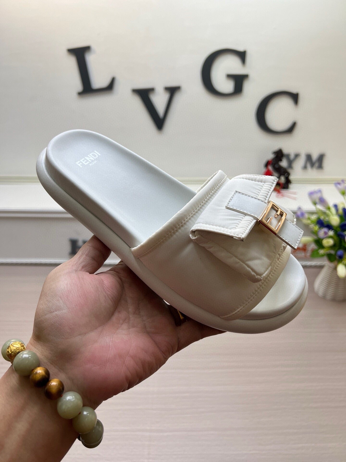 54F125ZDE Stylish slippers