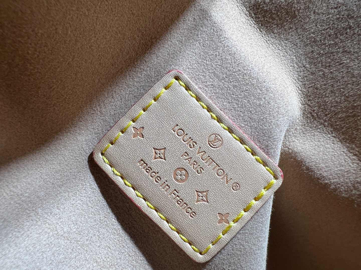 155NE61BDE Stylish leather bag