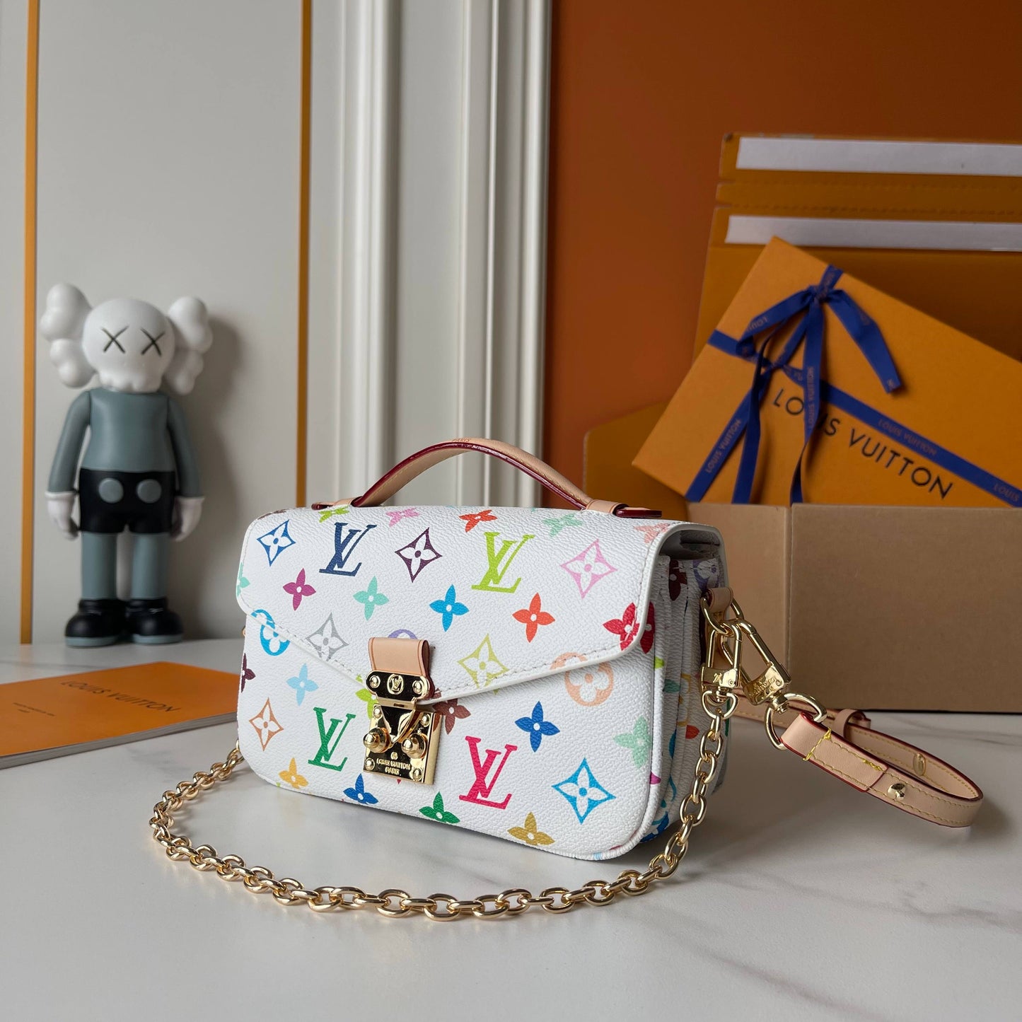 155NE38BDE Stylish leather bag