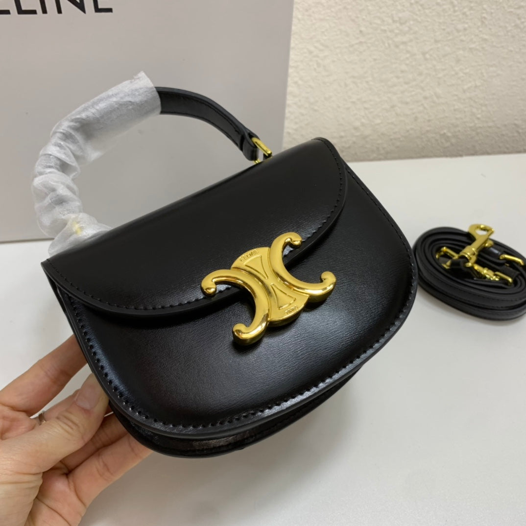 1XCL40BDE Stylish leather bag 