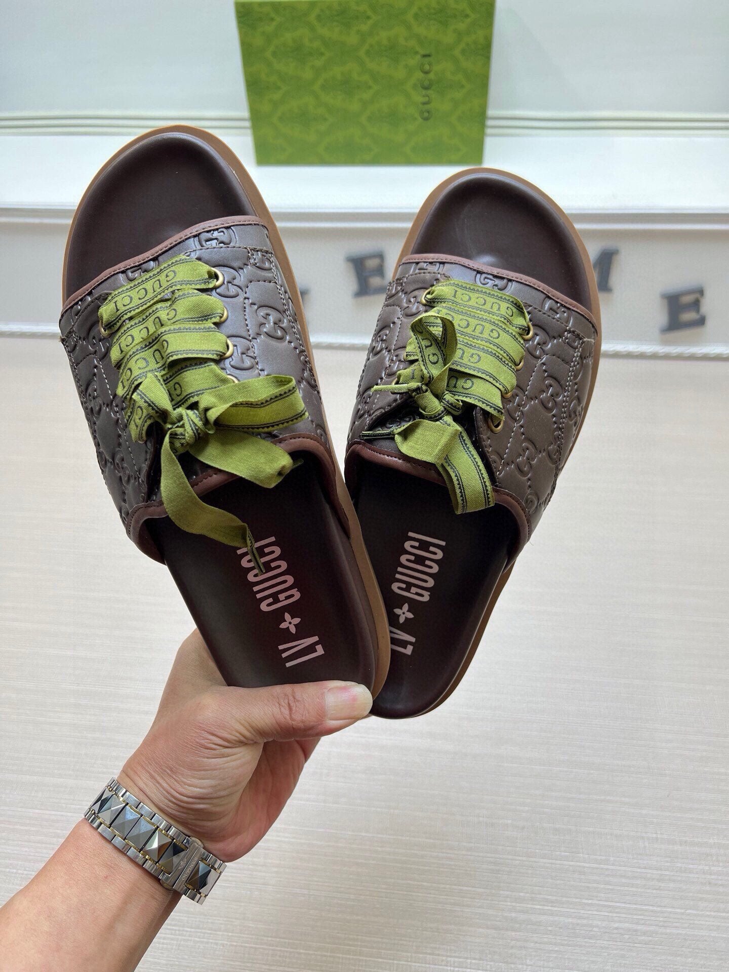 5WB242ZDE Stylish Slippers