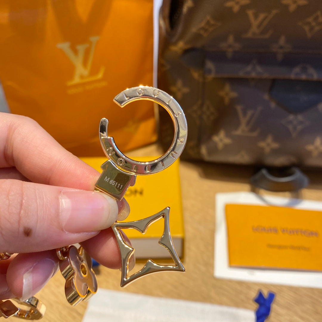 1E17ADE Stylish Keychains