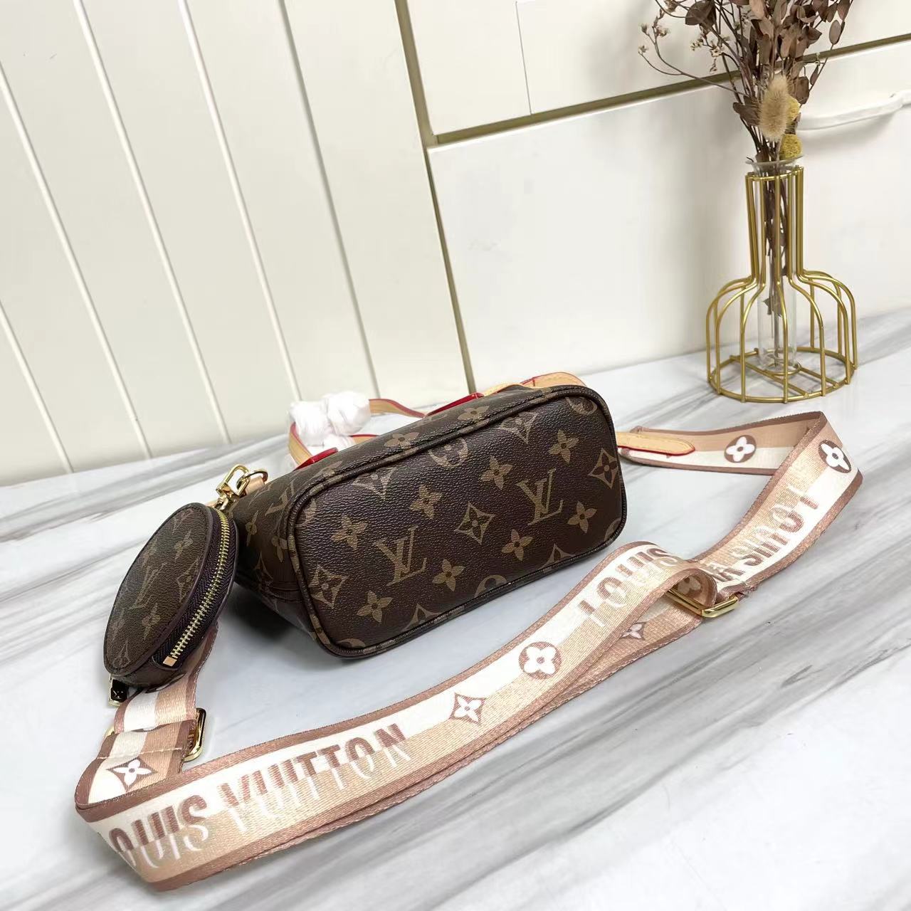 2XE85BDE Stylish leather bag 