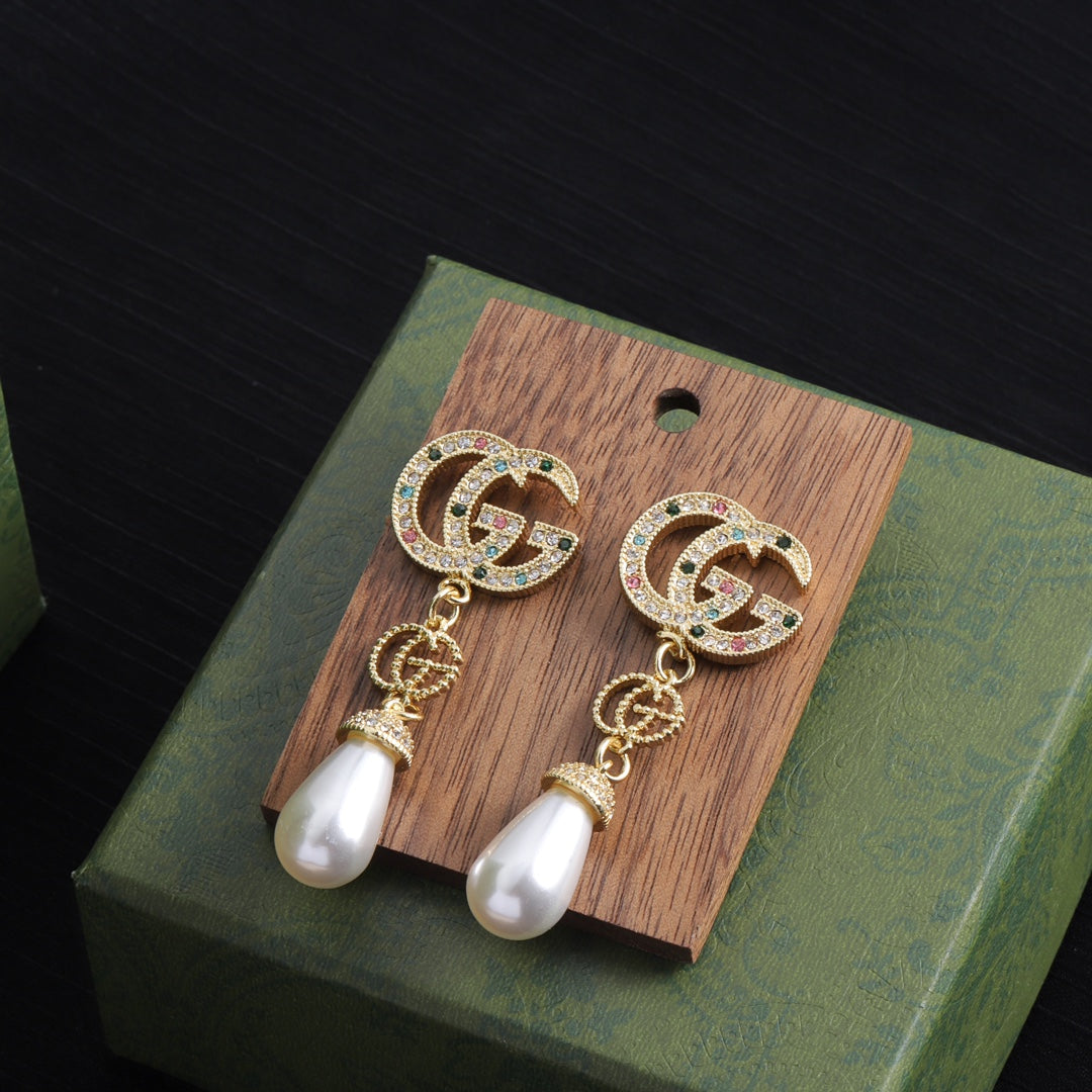 1YB59EDE Stylish Earrings