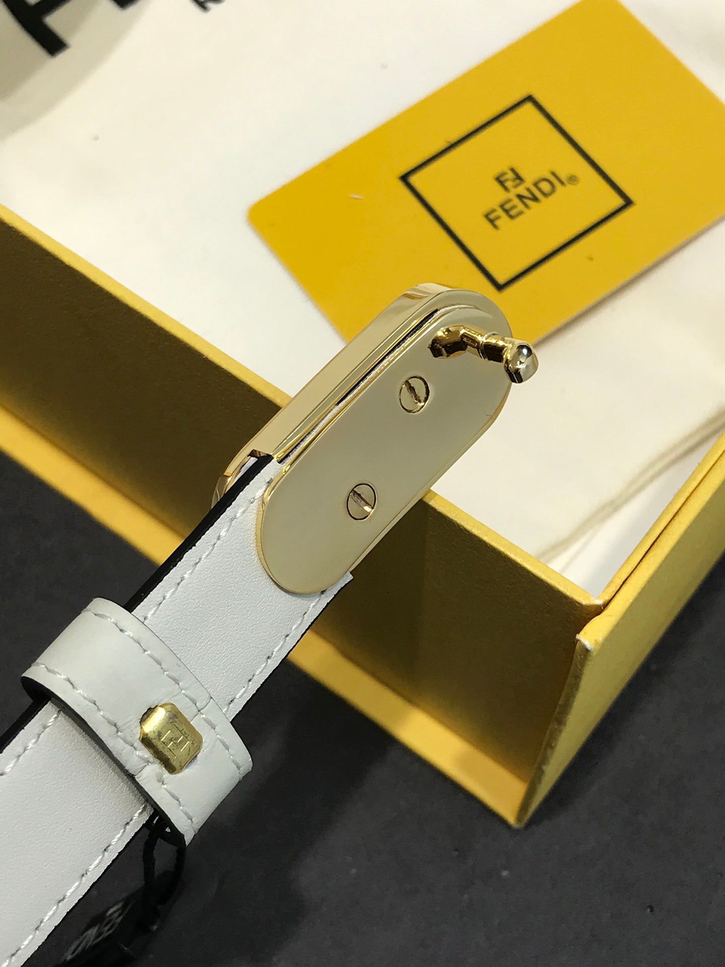 14F76PDE Stylish  High quality belt With full package