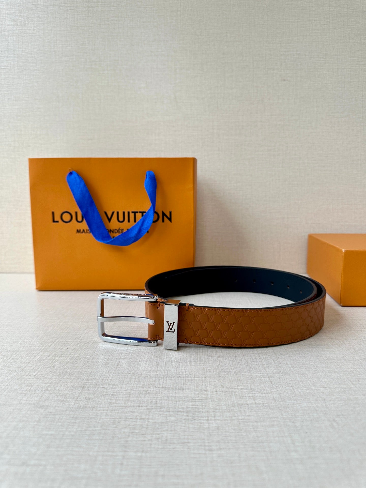 155RE222PDE Stylish  High quality belt With full package