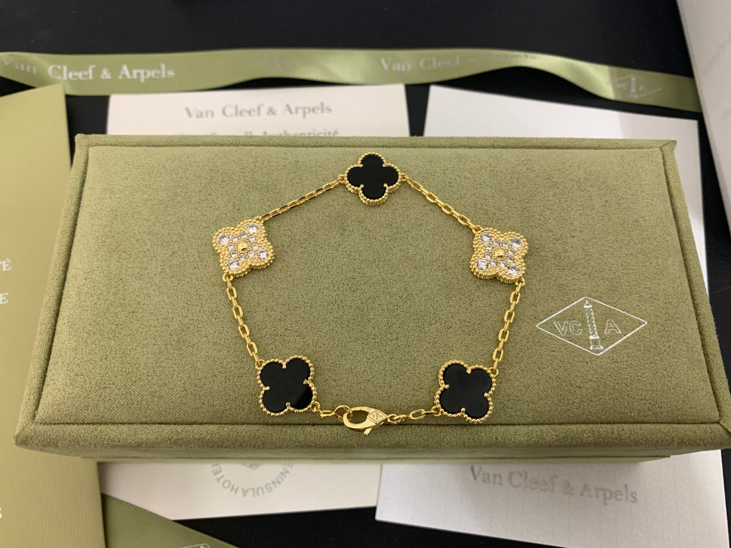 5XVA179KDE Stylish bracelets 5 flowers normal size1.5cm flower