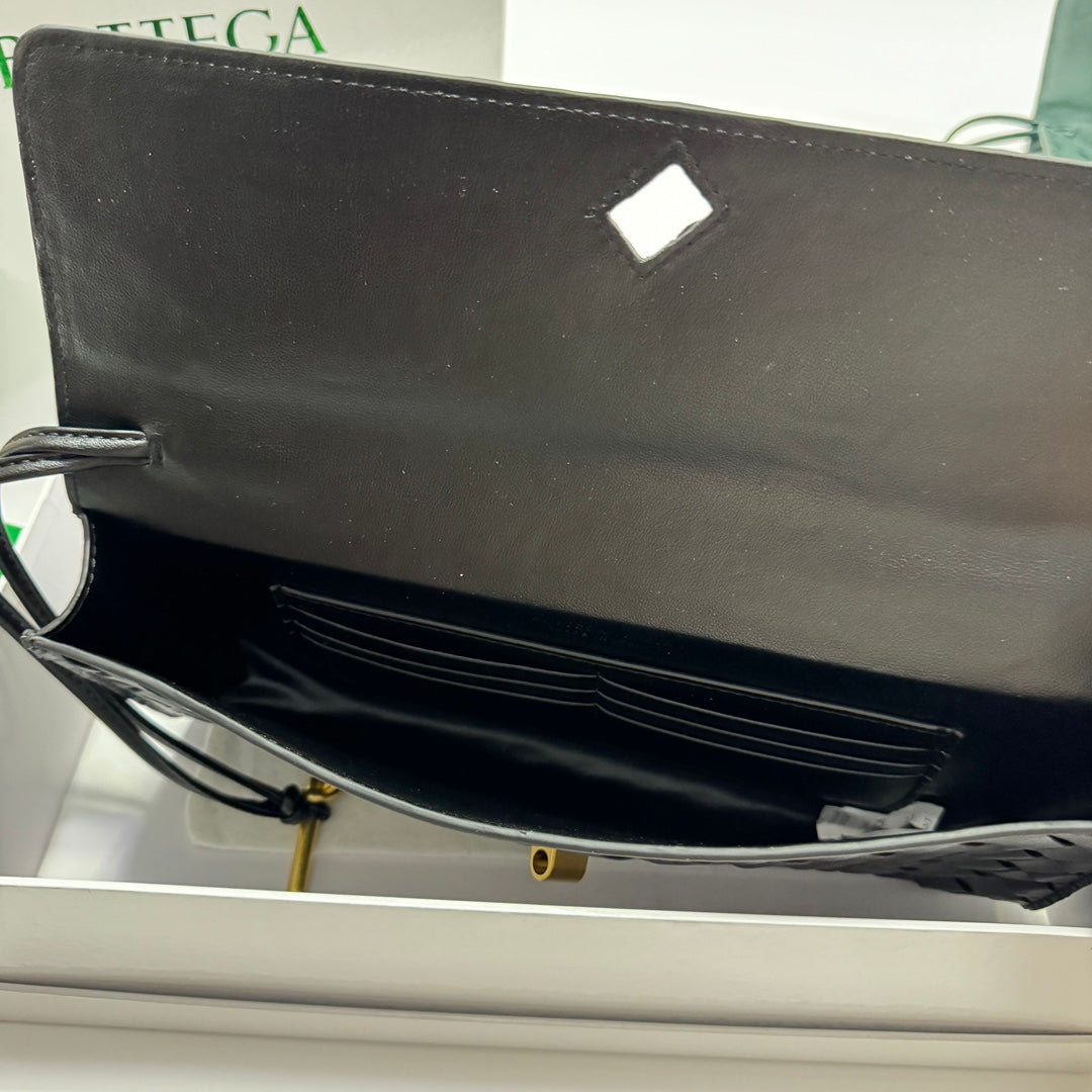 1XA380BDE Stylish leather bag 