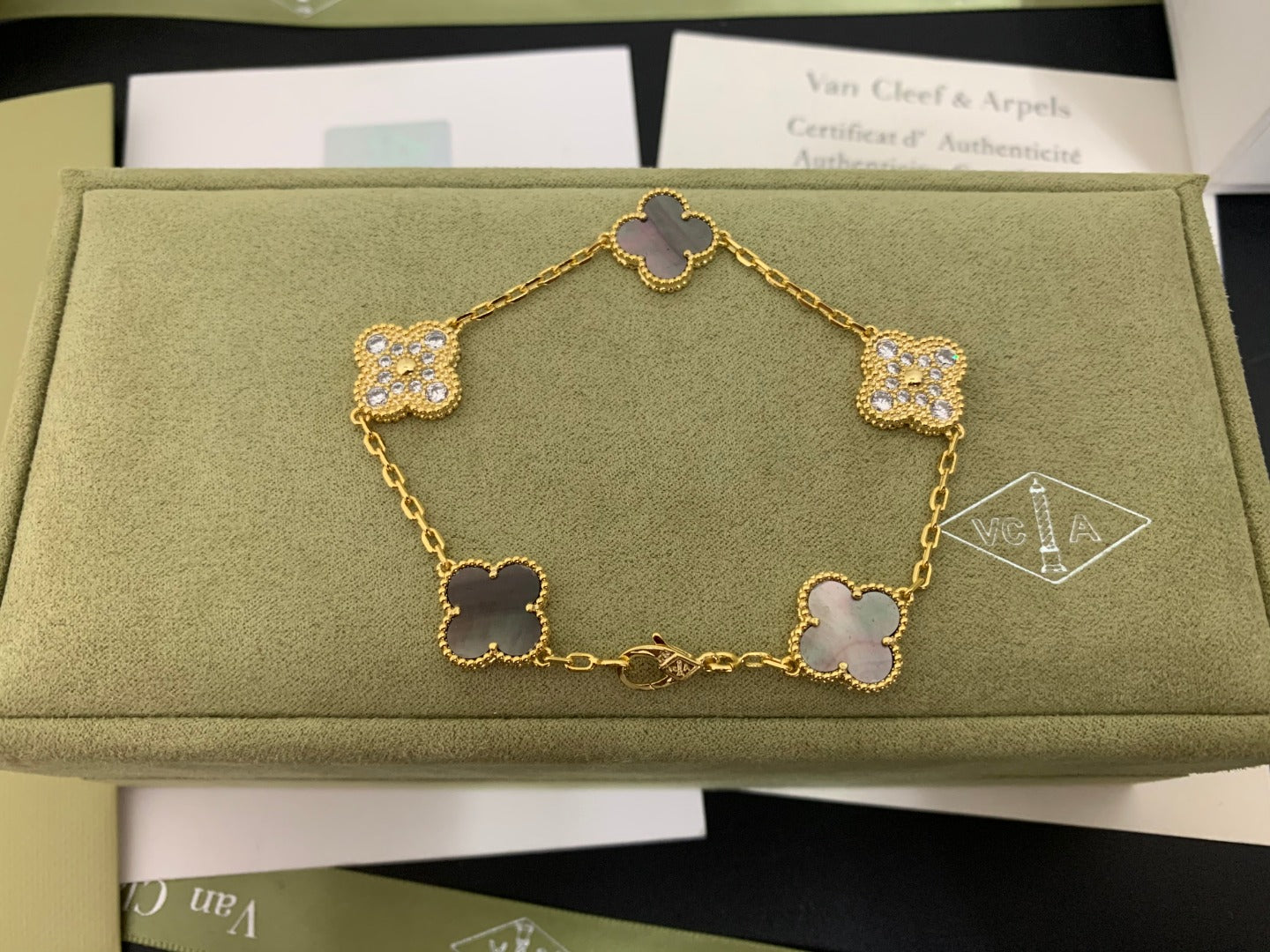 5XVA179KDE Stylish bracelets 5 flowers normal size1.5cm flower