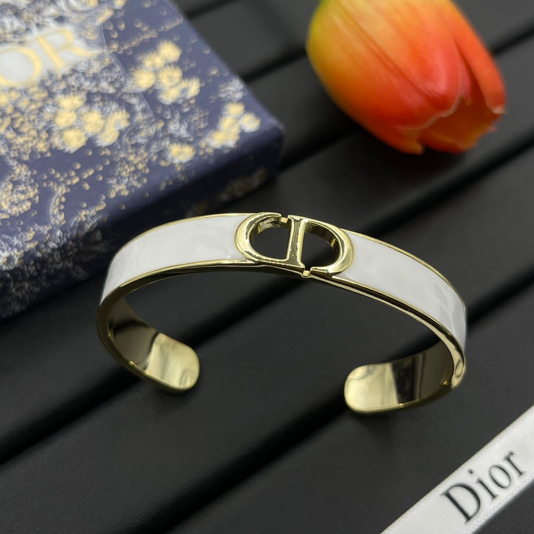 14D671KDE Stylish Bracelets