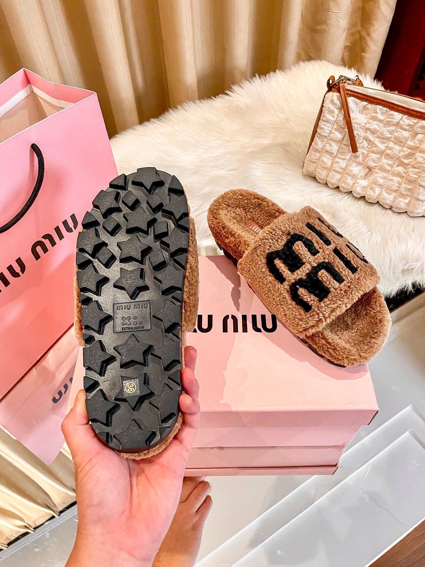 1JA25ZDE Stylish Slippers