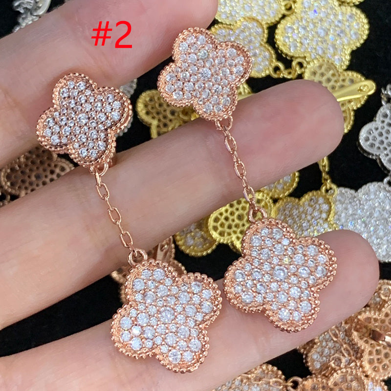 84VA3EDE Stylish Earrings